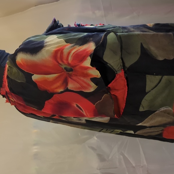 100% silk blouse 1x Plus size floral - Picture 3 of 8